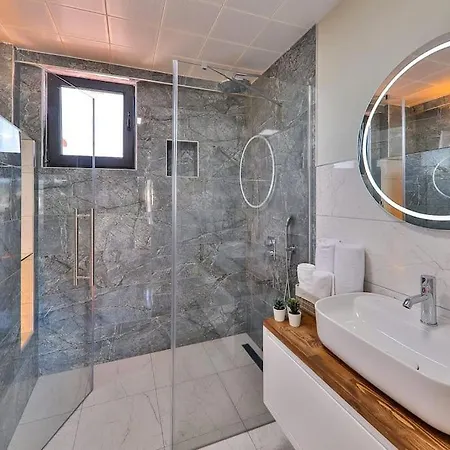 Balayi Ve Cekirdek Aileler Icin Bir Kaş